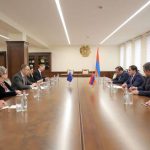 Глава МО Армении и спецпредставитель ЕС обсудили ситуацию вокруг Лачинского коридора
